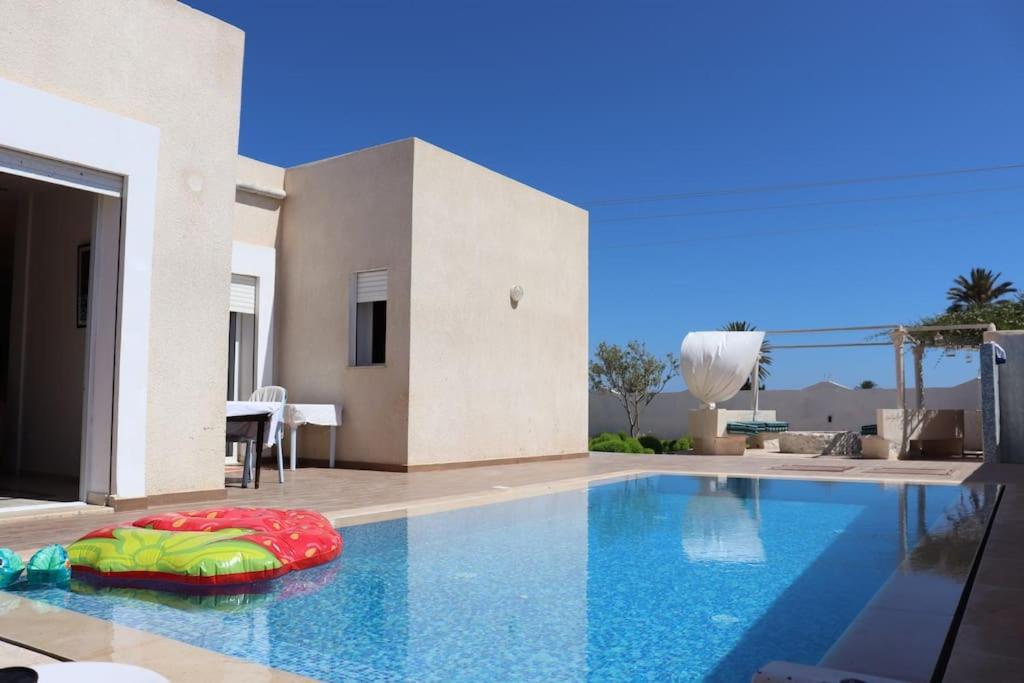 Vill La Reine Jerba Avec Piscine Villa El Guecheine Luaran gambar