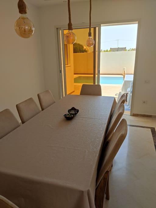 Vill La Reine Jerba Avec Piscine Villa El Guecheine Luaran gambar
